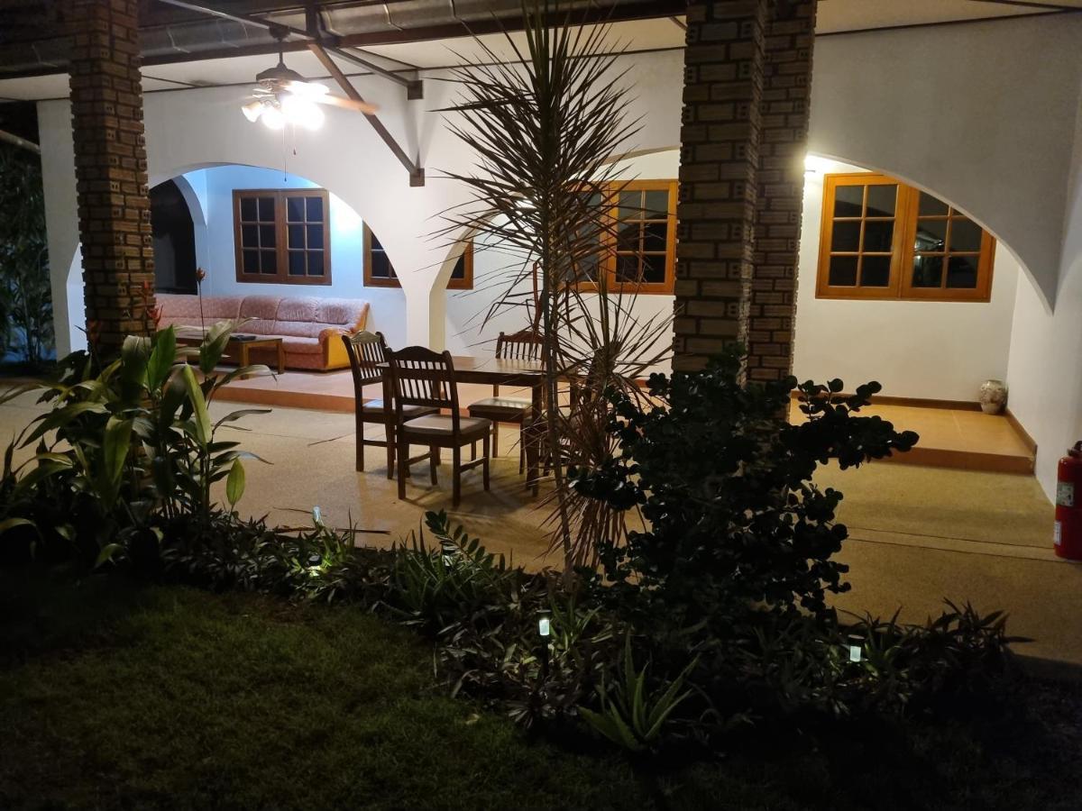 Meyers Hua Hin Hotel Eksteriør billede